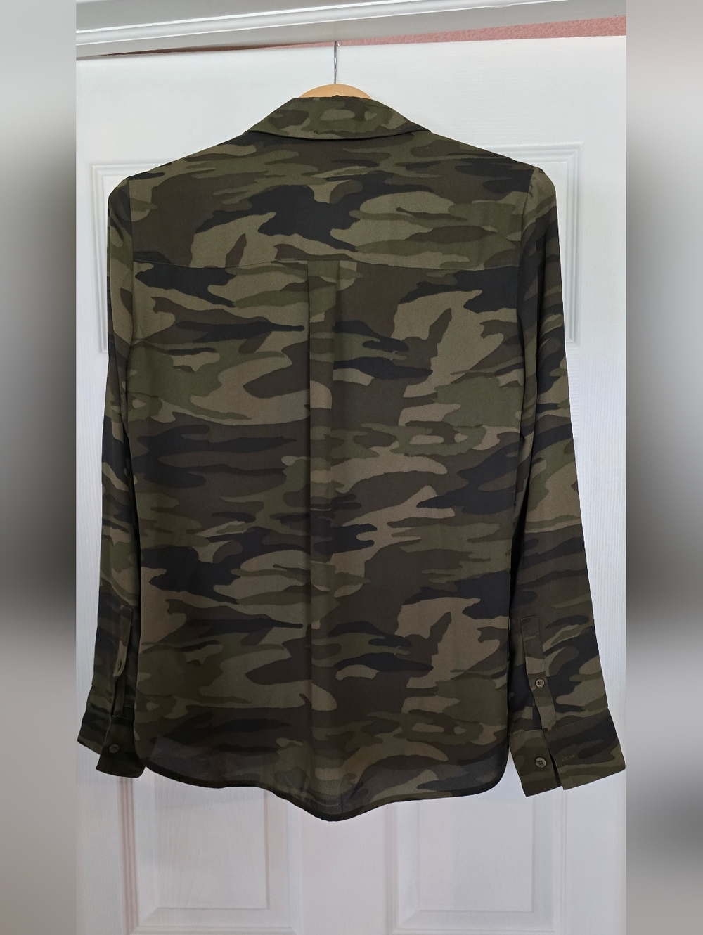 Women's Portifino Camo Button-Up Shirt - Picture 3 of 4